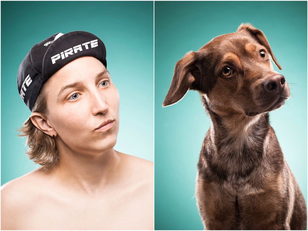 „The Dog People” - zabawne portrety ludzi, którzy naśladują swoje psy 16