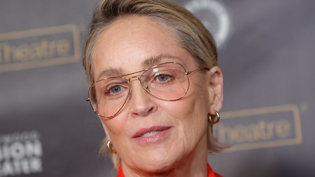 65-letnia Sharon Stone onieśmiela boskim ciałem w bikini: "Gotowa na lato"  (FOTO) - Pudelek