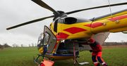 Konstancin-Jeziorna. Drzewo przygniotło mężczyznę. Śmigłowcem przetransportowano go do szpitala