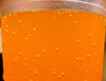 "Cichy zabójca" w płynie. Już szklanka dziennie skraca życie