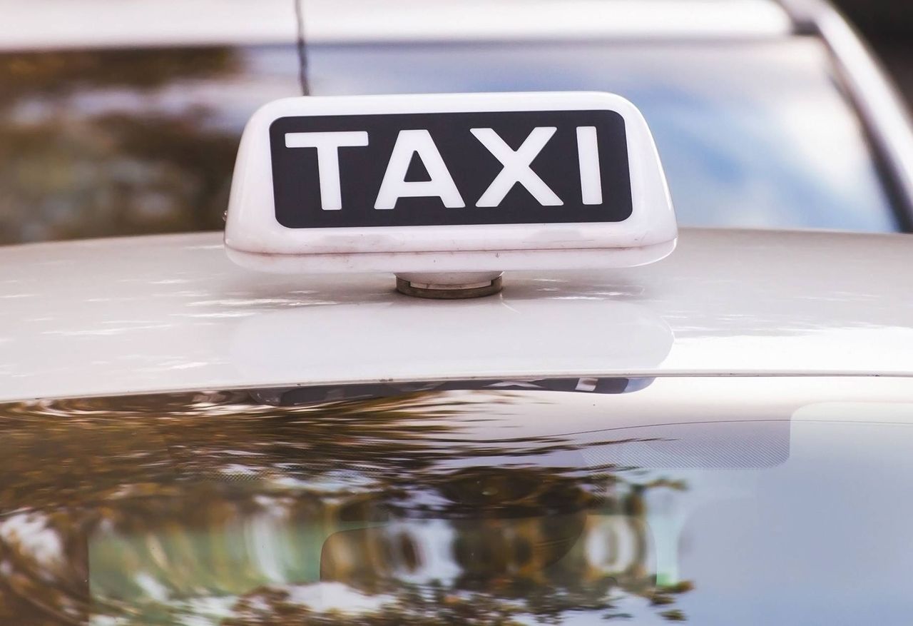 Udawała turystkę w taksówce. 100 zł za 7 km