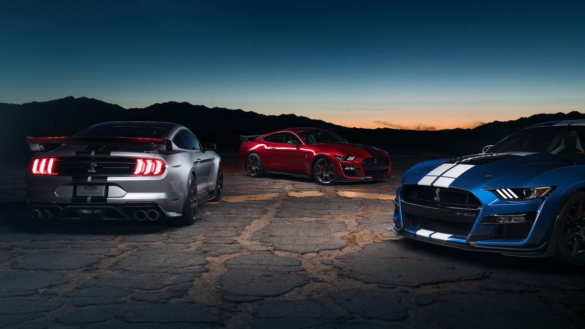 Podobnie jak w 1967 roku, nowy Shelby GT500 wygląda inaczej niż zwykły Mustang