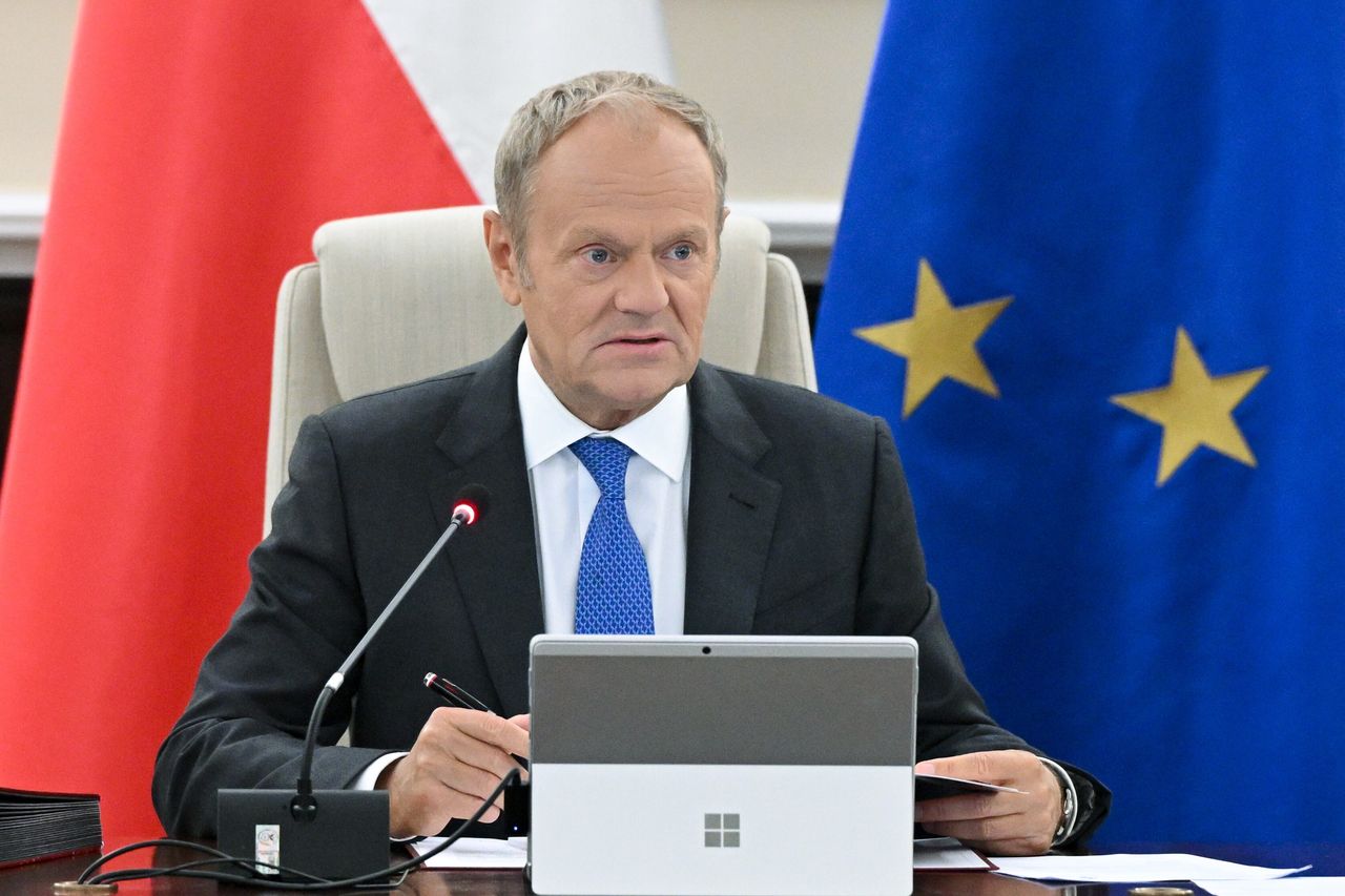 Zarobki lekarza-radnego. Tusk reaguje. Jest "krótki projekt"