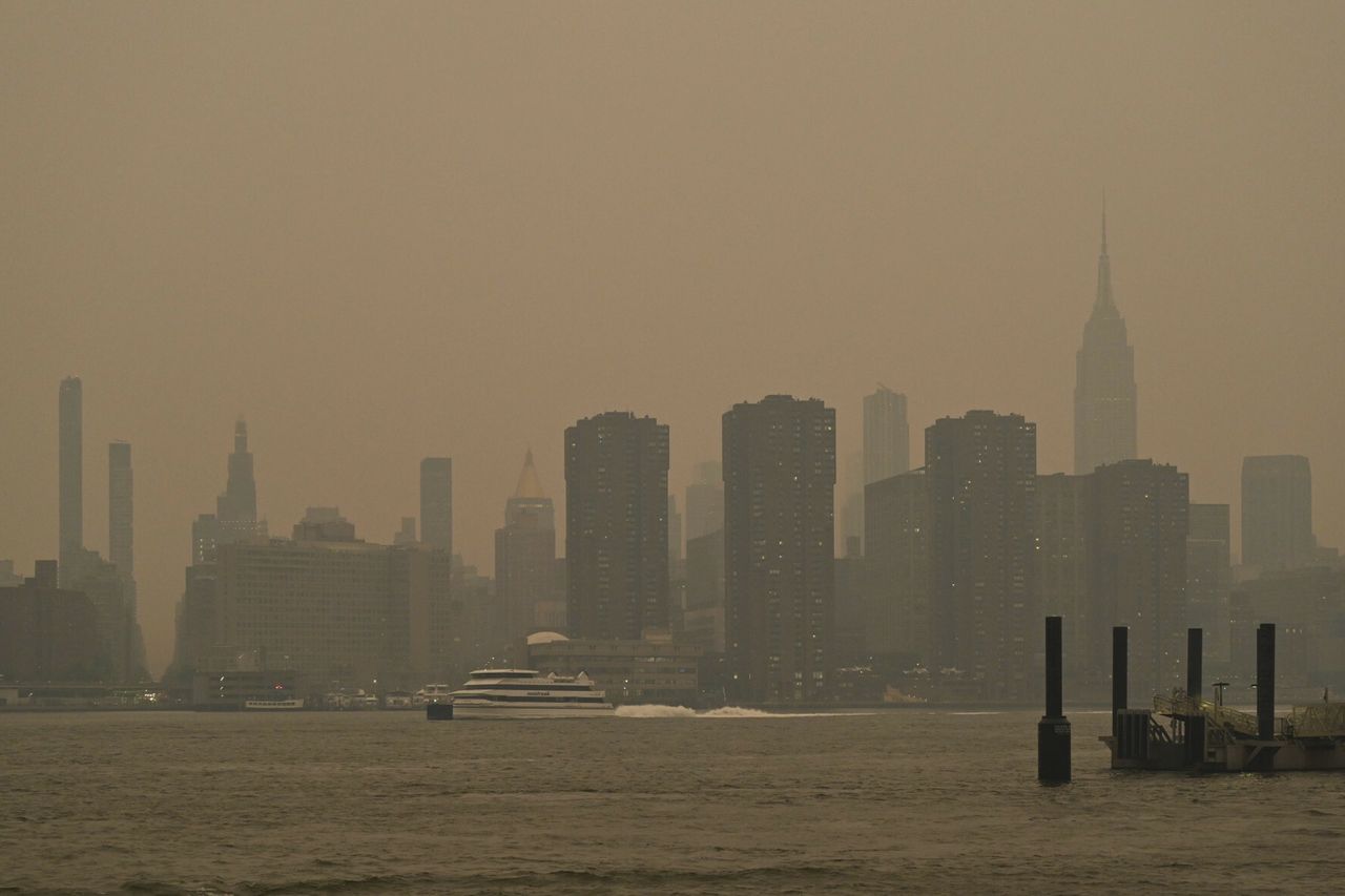 Dym z pożaru w Kanadzie nad Manhattanem