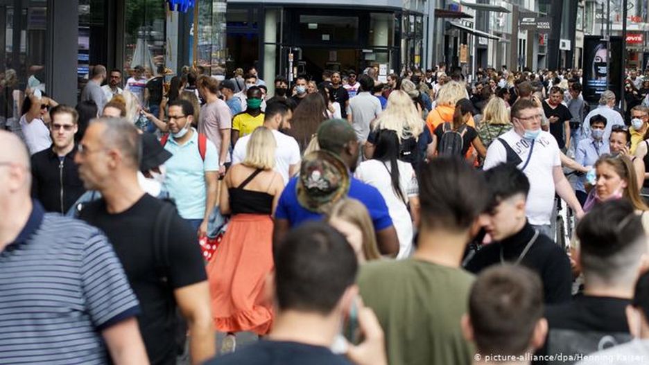 Koronawirus. Ulica w centrum Kolonii podczas pandemii