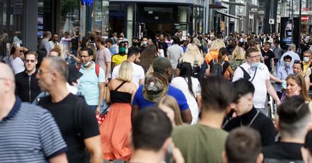 Koronawirus. Druga fala pandemii. "Nie stać nas na ponowny lockdown"