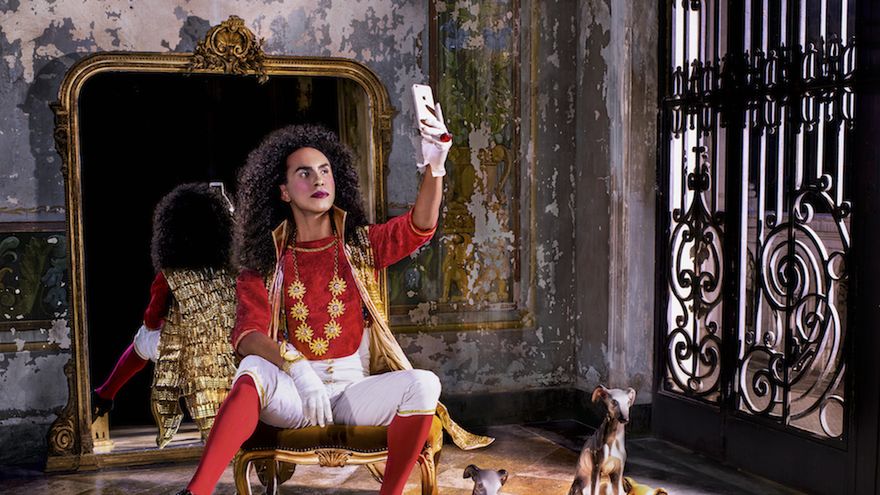 Pol Kurucz pyta odbiorcy: ”Czym jest normalność?” w swoim kontrowersyjnym projekcie 1