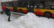 Pchał zakopany autobus. Stał się gwiazdą