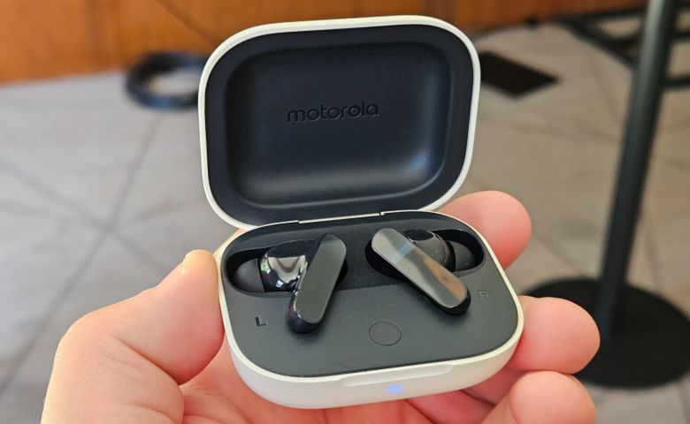 Moto Buds – słuchawki Motorola z technologią Bose już dostępne