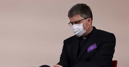 Wstrząsający raport. 330 tys. ofiar pedofilii we francuskim Kościele