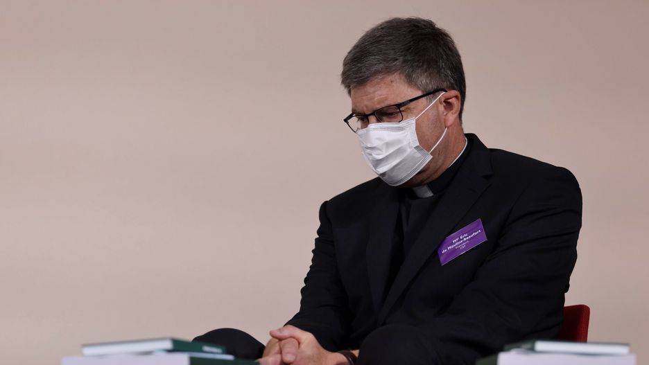 Arcybiskup Eric de Moulins-Beaufort przyjął raport od komisji