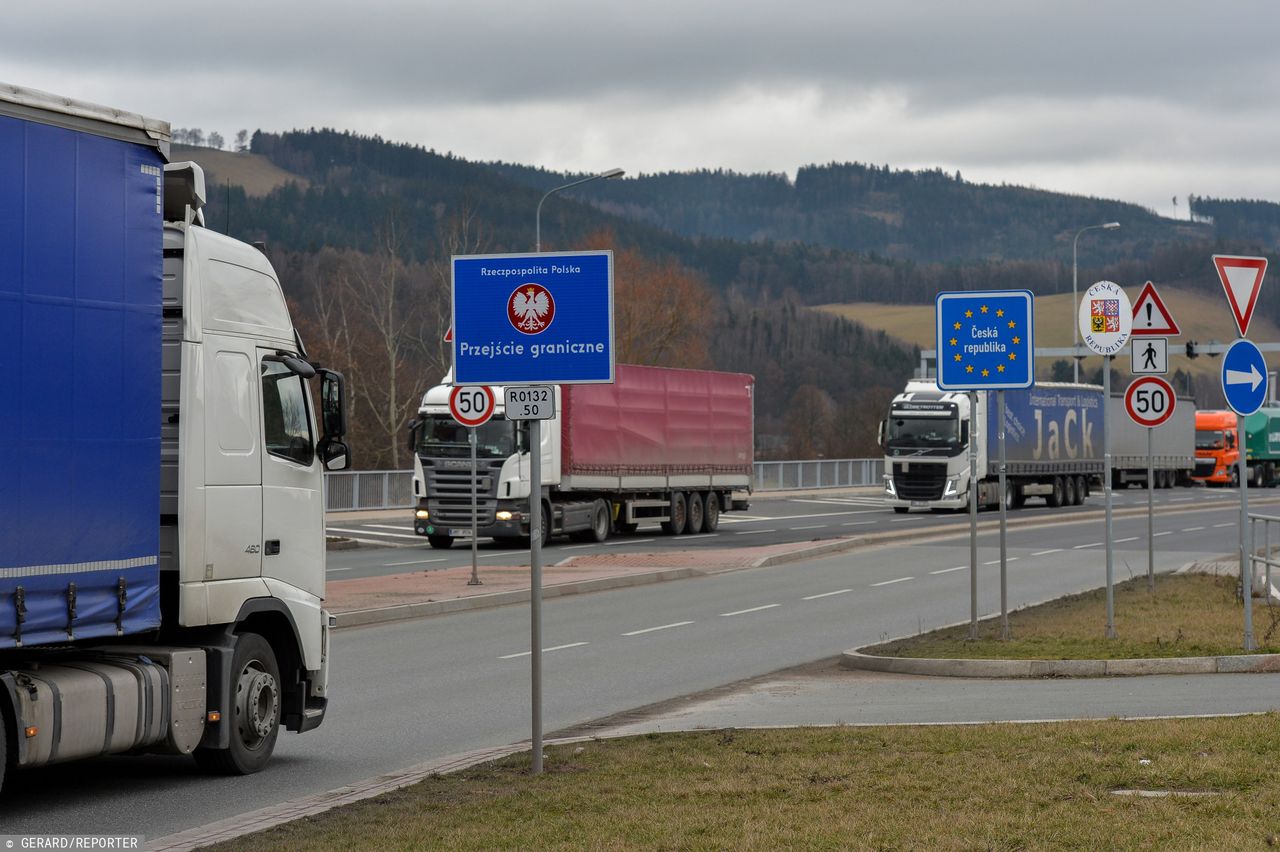 Czesi straszą paraliżem na granicy. Problem dotyczy 100 tys. ciężarówek