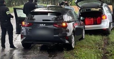 Łódź: Kradli auta na "walizkę". Policjanci weszli do dziupli i zatrzymali czterech mężczyzn
