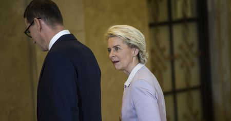 Burza o unijne pieniądze. Nie ma decyzji o zamrożeniu, ale są pytania do rządu