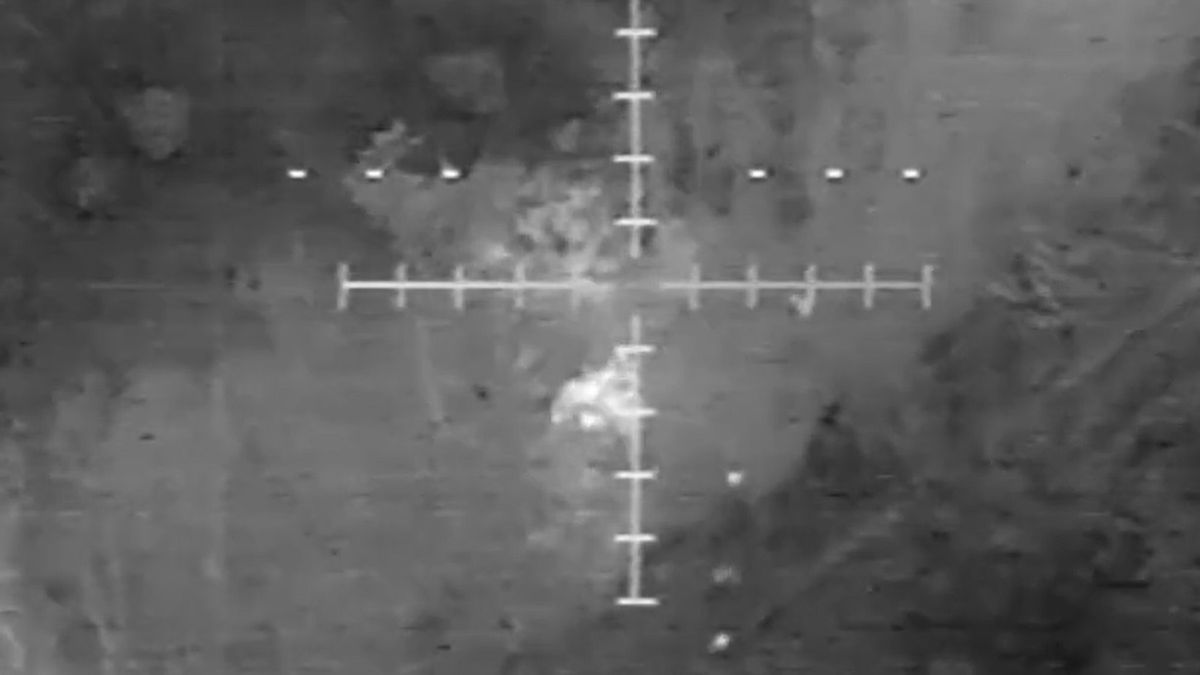 Ukraińcy zniszczyli rosyjski czołg, na którym żołnierze oglądali film