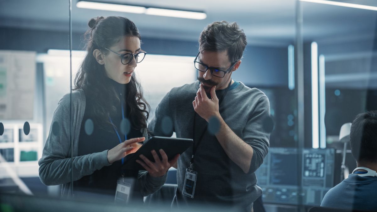 Tworzenie tekstu i obrazów marketingowych przez AI to już rzeczywistość. Jak to wykorzystać? 