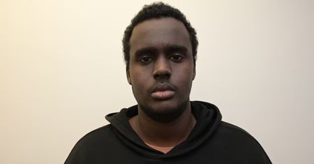 Pisał z botem AI o ISIS. Chciał być "męczennikiem". Mohamed wpadł w UK