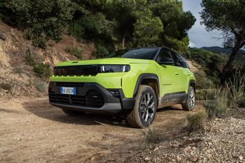 Nowy Jeep Compass w końcu z pełnym cennikiem. Hybryda plug-in dołącza do gamy