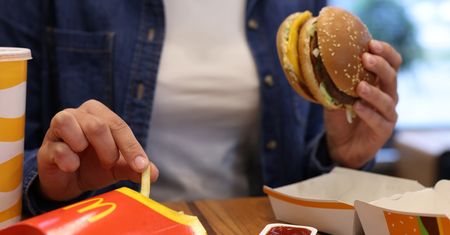 Zbierał paragony i prosił o pomoc ChatGPT. 100 razy jadł w McDonald's za darmo