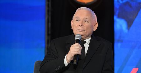 Ataki w szkołach. Kaczyński oskarża: Państwo Tuska zawiodło