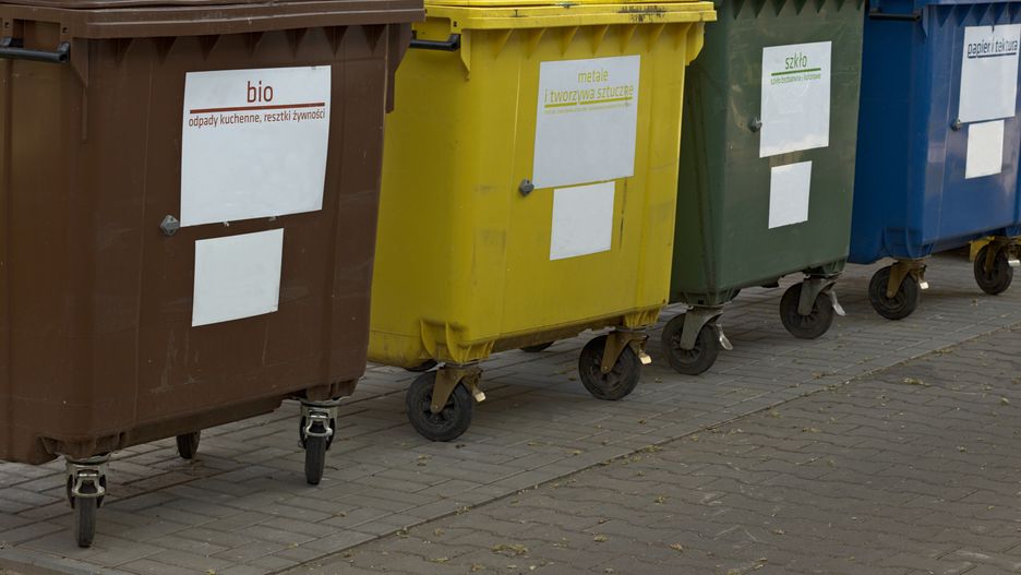 odzysk, marnowanie jedzenia, kosz, kontener, nieużytek, plastik, odpady, eko, ekologia, gospodarka komunalna, zbieranie odpadów