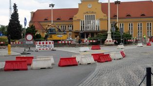 Legnica: Budowa centrum przesiadkowego trwa