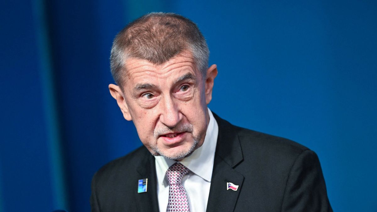 Szczyt NATO w AnkarzeCzech Republic's Prime Minister Andrej Babis addresses the media upon arrival for the NATO summit in Ankara, on July 8, 2026. The summit comes at a fraught time for the 77-year-old transatlantic alliance, with the US President demanding members make good on a pledge to ramp up defence spending as Washington takes a step back from Europe. (Photo by Alexis JUMEAU / POOL / AFP)ALEXIS JUMEAU