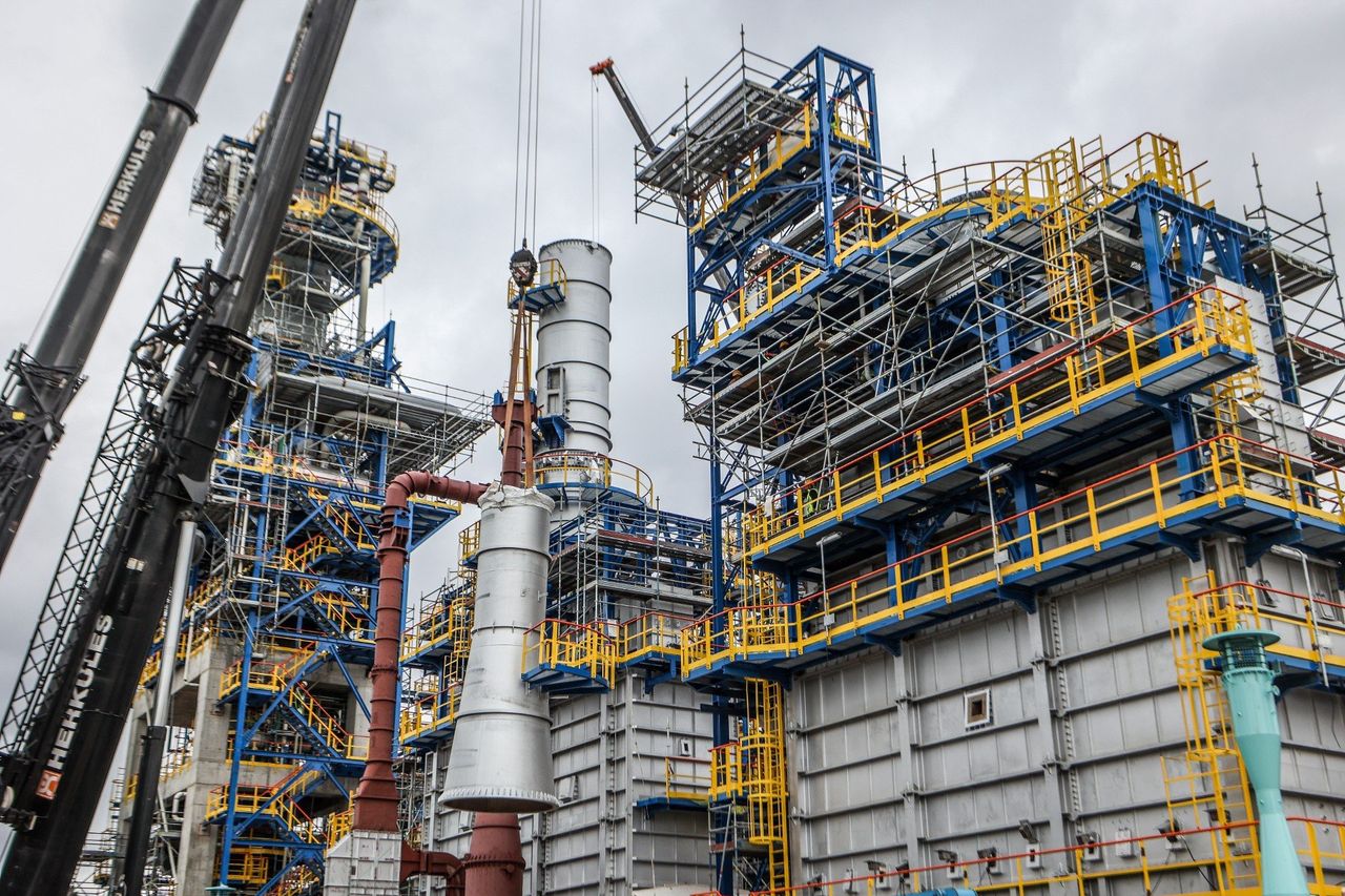 Ceny ropy. OPEC+ stawia na ostrożne zwiększanie wydobycia