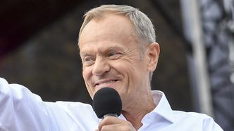 Donald Tusk chwali się zdjęciem z NAJSTARSZYM wnukiem. Mikołaj ma już 15 lat i przerósł znanego dziadka