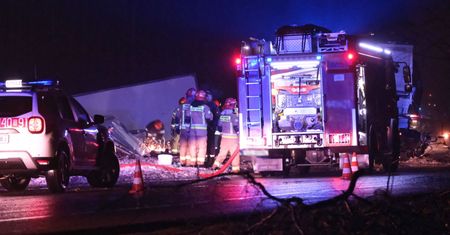 Stara Dąbrowa. Tragiczny wypadek na "berlince". Zderzenie z tirem