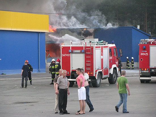 Ogromny pożar trawi zakłady mięsne w Łysych