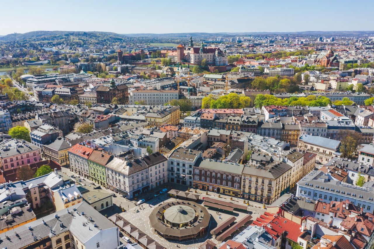 Kontrole w imprezowym centrum Krakowa. Ponad 200 wykroczeń w jedną noc