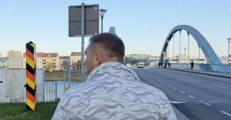 Bąkiewicz złamał zakaz? Podszedł do granicy od niemieckiej strony