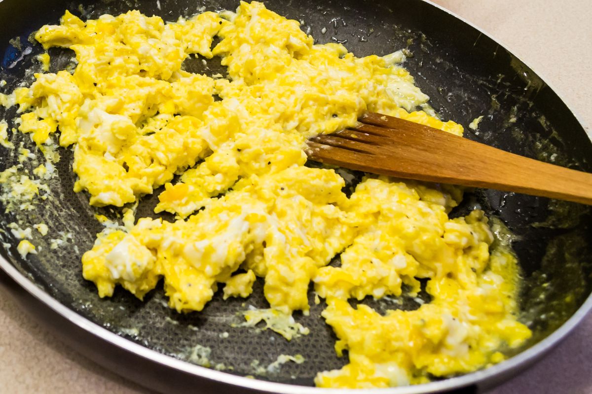 Scrambled eggs with turmeric: A simple twist for health and wellness