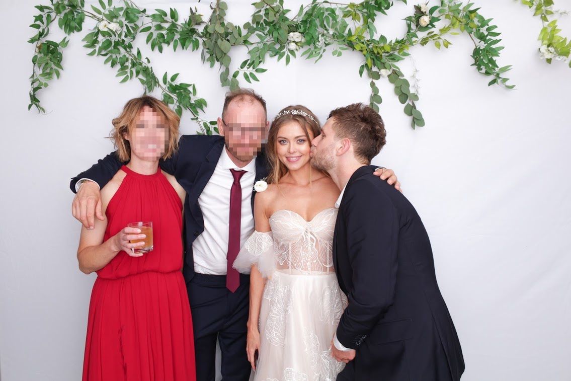Zdjęcia z fotobudki na ślubie Antka Królikowskiego i Joanny Opozdy