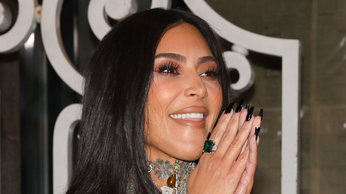 Kim Kardashian wylądowała na okładce francuskiego "Vogue'a"