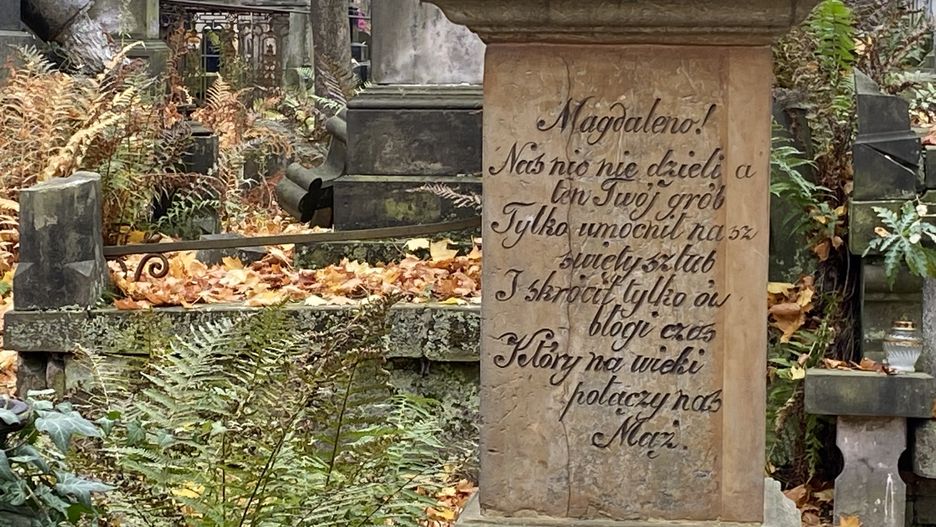 Powązkowska kwesta pomaga każdego roku uratować kilkanaście cennych zabytków sztuki funeralnej (Barbara Kwiatkowska)