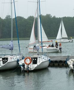 Zamknięte toalety na Mazurach. "Jeziora zamienią się w szamba"