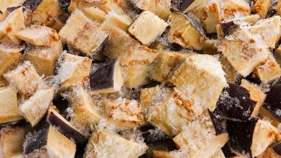 Czy bakłażana można jeść na surowo?