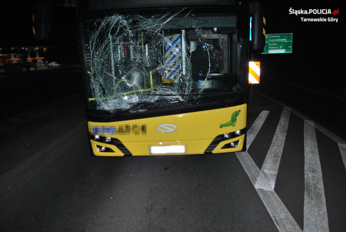 śląskie. W Świerklańcu pieszy został potrącony przez autobus komunikacji miejskiej.