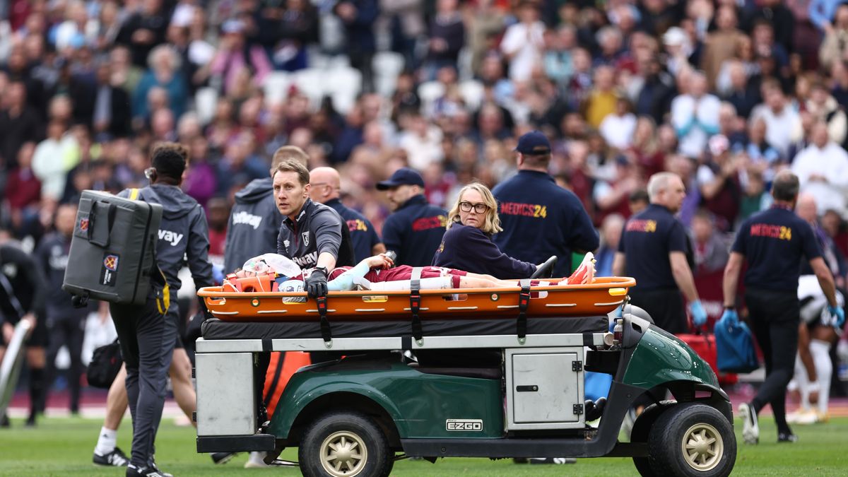 LONDON, ENGLAND - APRIL 14: George Earthy of West Ham United gets stretchered off with oxygen after collapsing during the Premier League match between West Ham United and Fulham FC at London Stadium on April 14, 2024 in London, England.(Photo by Jacques Feeney/Offside/Offside via Getty Images)