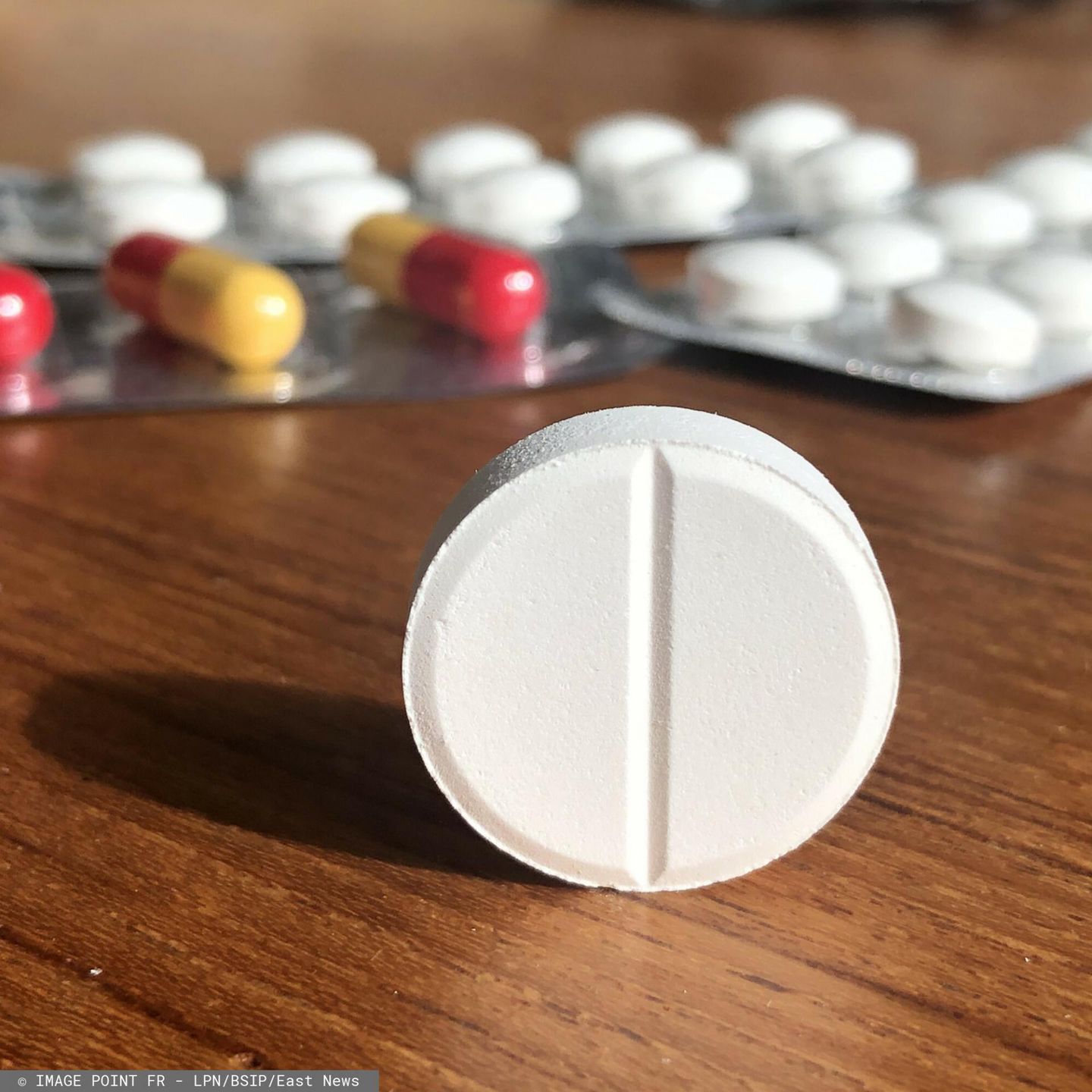 Koronawirus. Co warto mieć w apteczce na wypadek infekcji SARS-CoV-2?