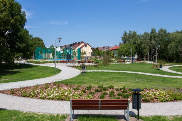 Zielony Skwer na Zielonym Jarze – nowoczesne miejsce rekreacji dla mieszkańców Płocka!