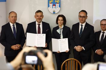Częstochowa: Umowa na dofinansowanie przebudowy torowiska podpisana. Minister Klimczak: Projekt jest ambitny i z dużym rozmachem