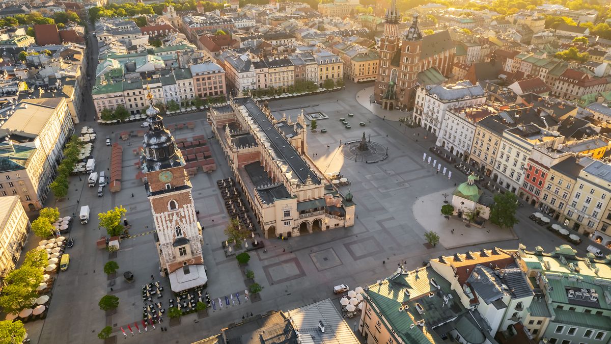 Rynek w Krakowie to punkt obowiązkowy podczas wizyty w Krakowie