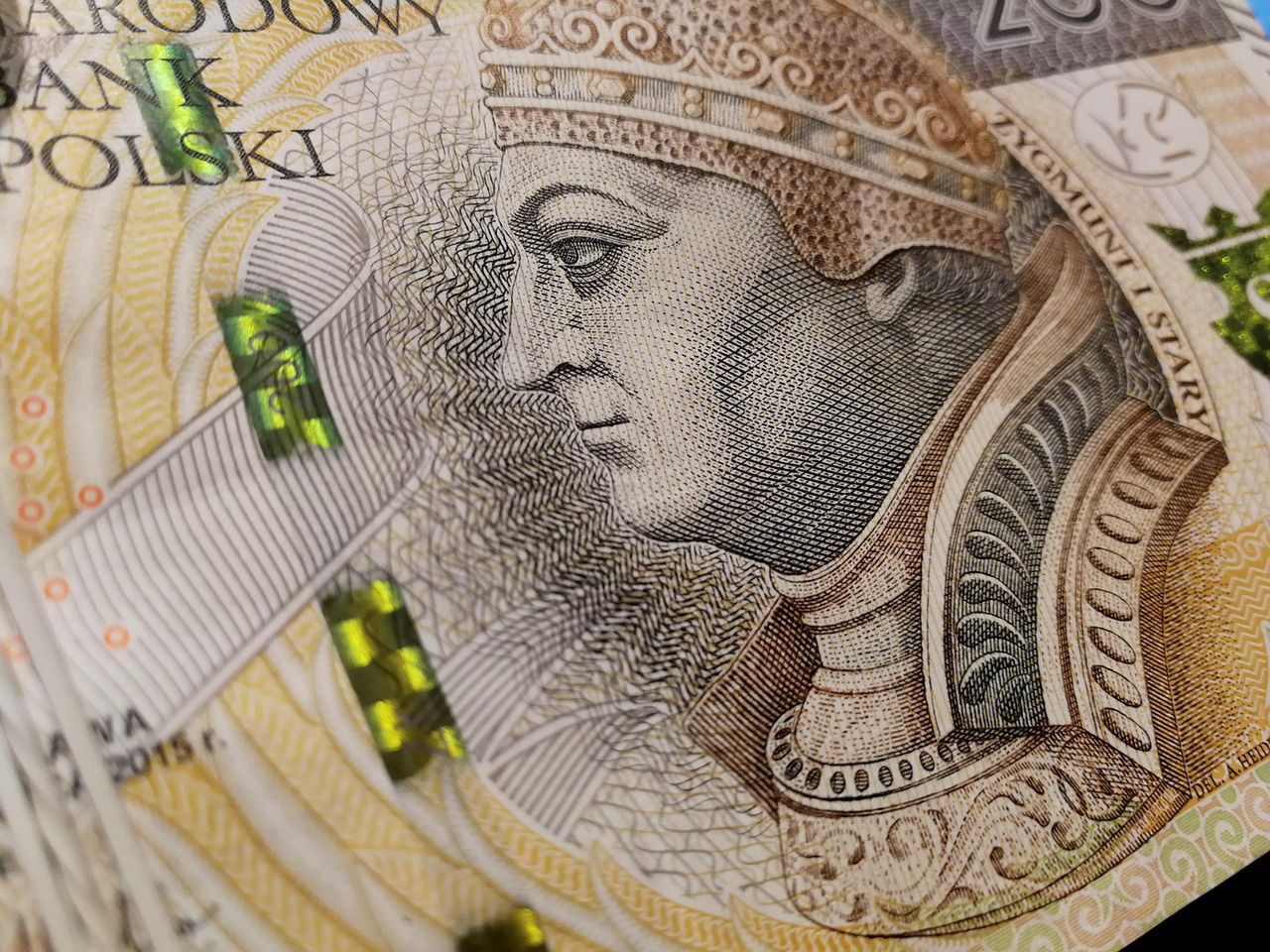 Masz ukończone 65 lat? Oto świadczenia dla Ciebie! Nie przegap dodatkowych pieniędzy!