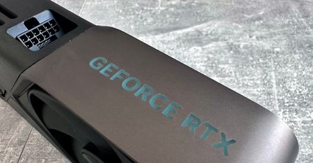 Problemy z kartą GeForce RTX 5090. Wtyczka zasilania rozgrzała się do 150°C