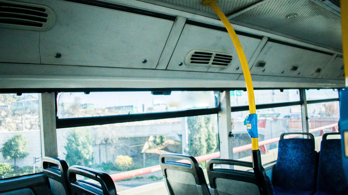 Dziecko za głośno płakało. Kontrowersyjny ruch kierowcy (zdjęcie poglądowe)