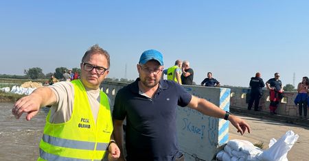 Sytuacja powodziowa pod Wrocławiem. To punkt krytyczny. "Wały namakają"