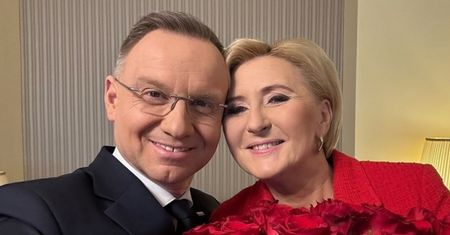 Prezydent wrzucił zdjęcie na walentynki. Zaliczył dwie krępujące wpadki